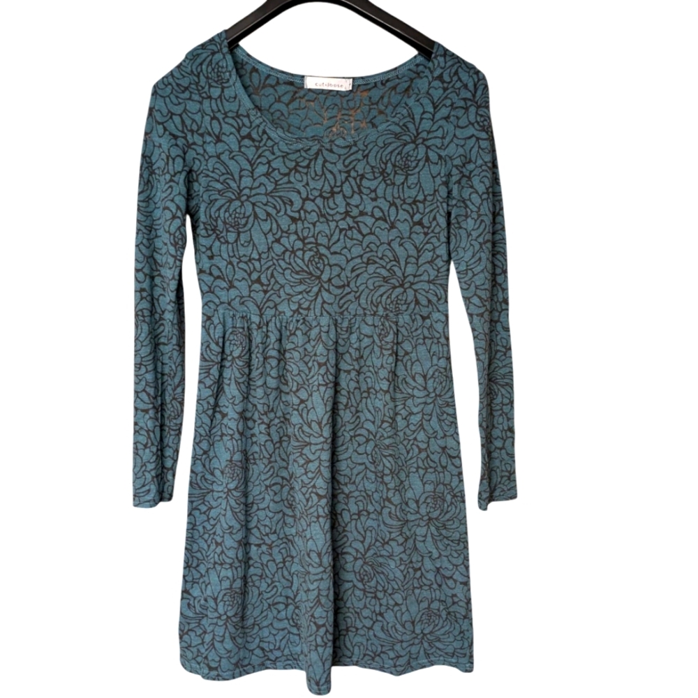 cut loose blue floral long-sleeve knit dress